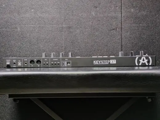 Arturia - KEYSTEP37 2